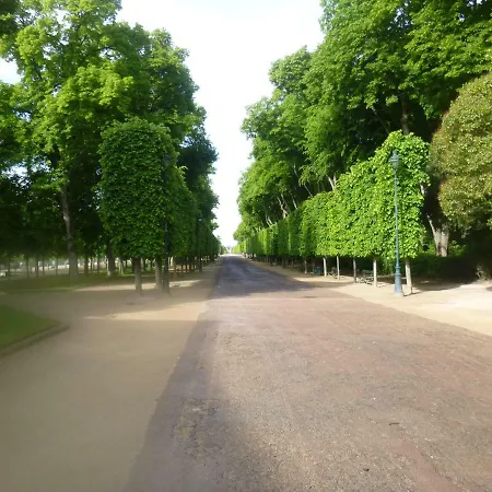 Les De Blossac Apartment