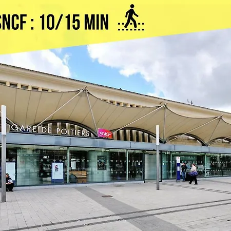 Les De Blossac Apartment